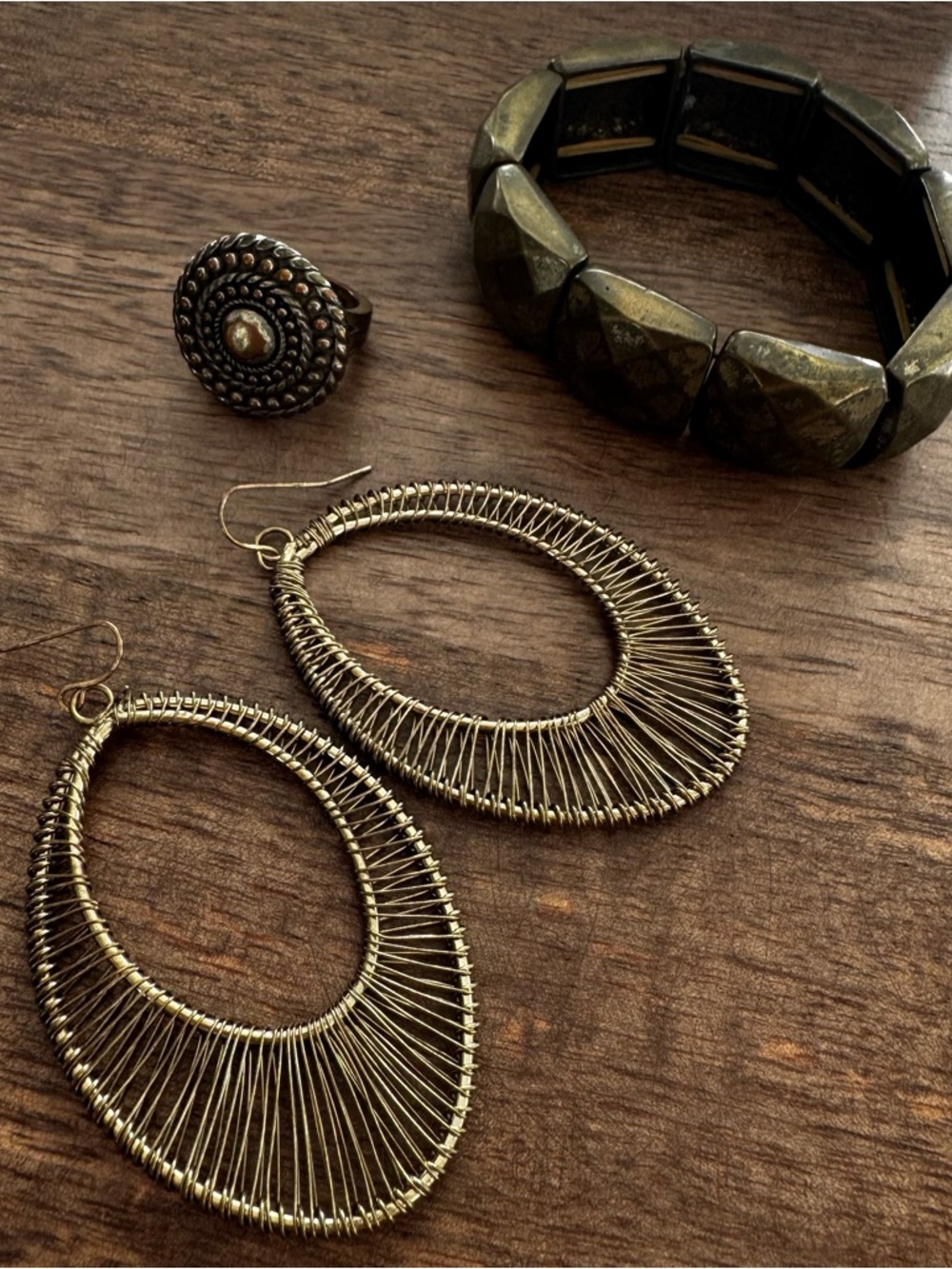 5/$40 BCBG jewelry lot (3)  brass colors